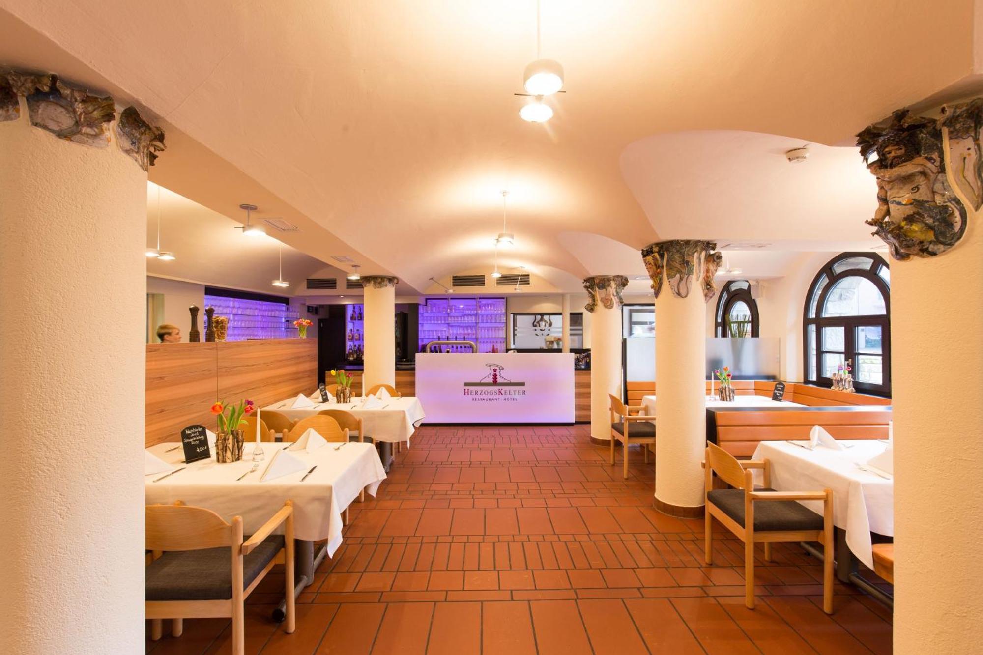Herzogskelter Restaurant Hotel Gueglingen Exterior photo